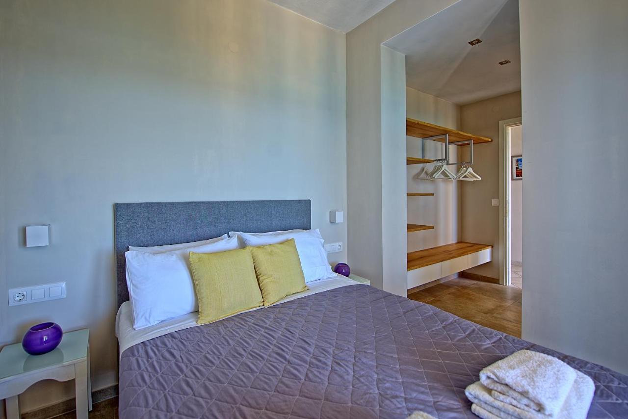 Beachfront Villa Seasun By Posarellivillas Agios Spyridon  Екстериор снимка