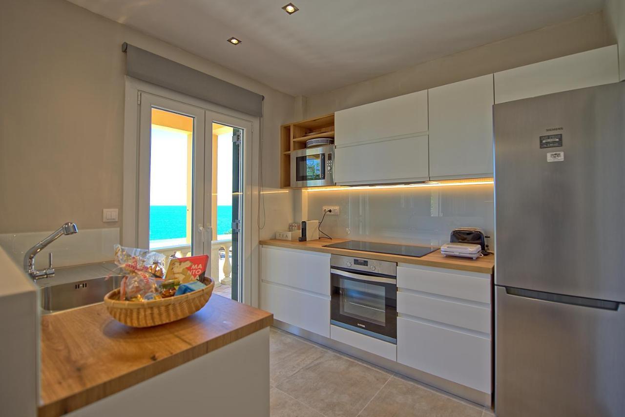 Beachfront Villa Seasun By Posarellivillas Agios Spyridon  Екстериор снимка