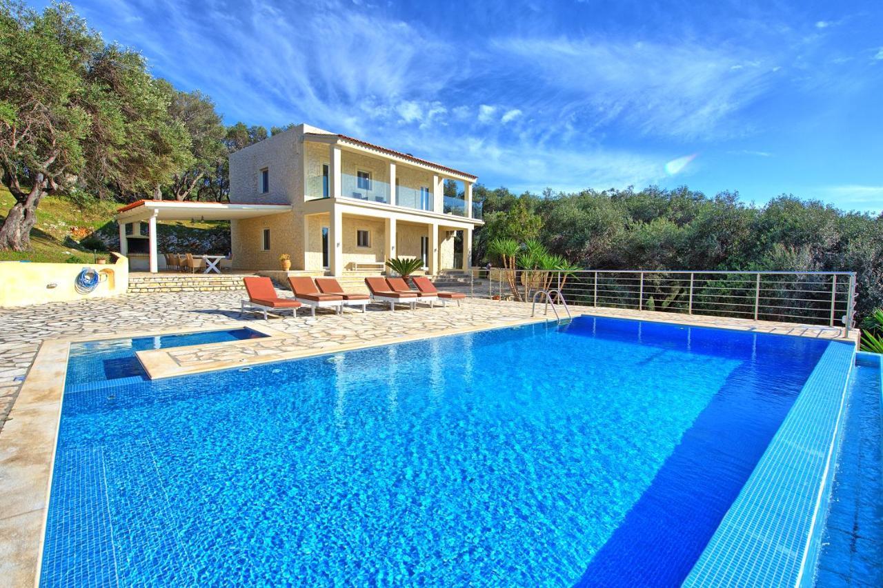 Beachfront Villa Seasun By Posarellivillas Agios Spyridon  Екстериор снимка