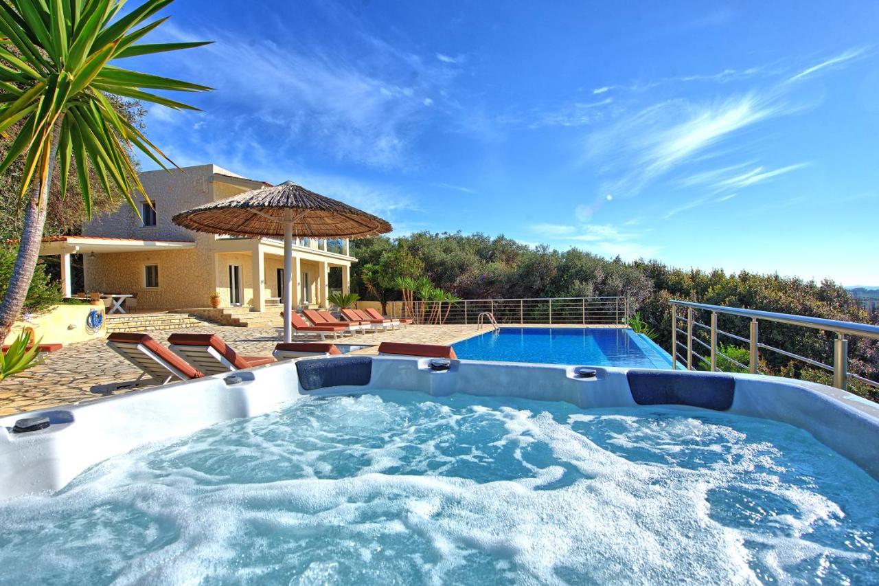 Beachfront Villa Seasun By Posarellivillas Agios Spyridon  Екстериор снимка