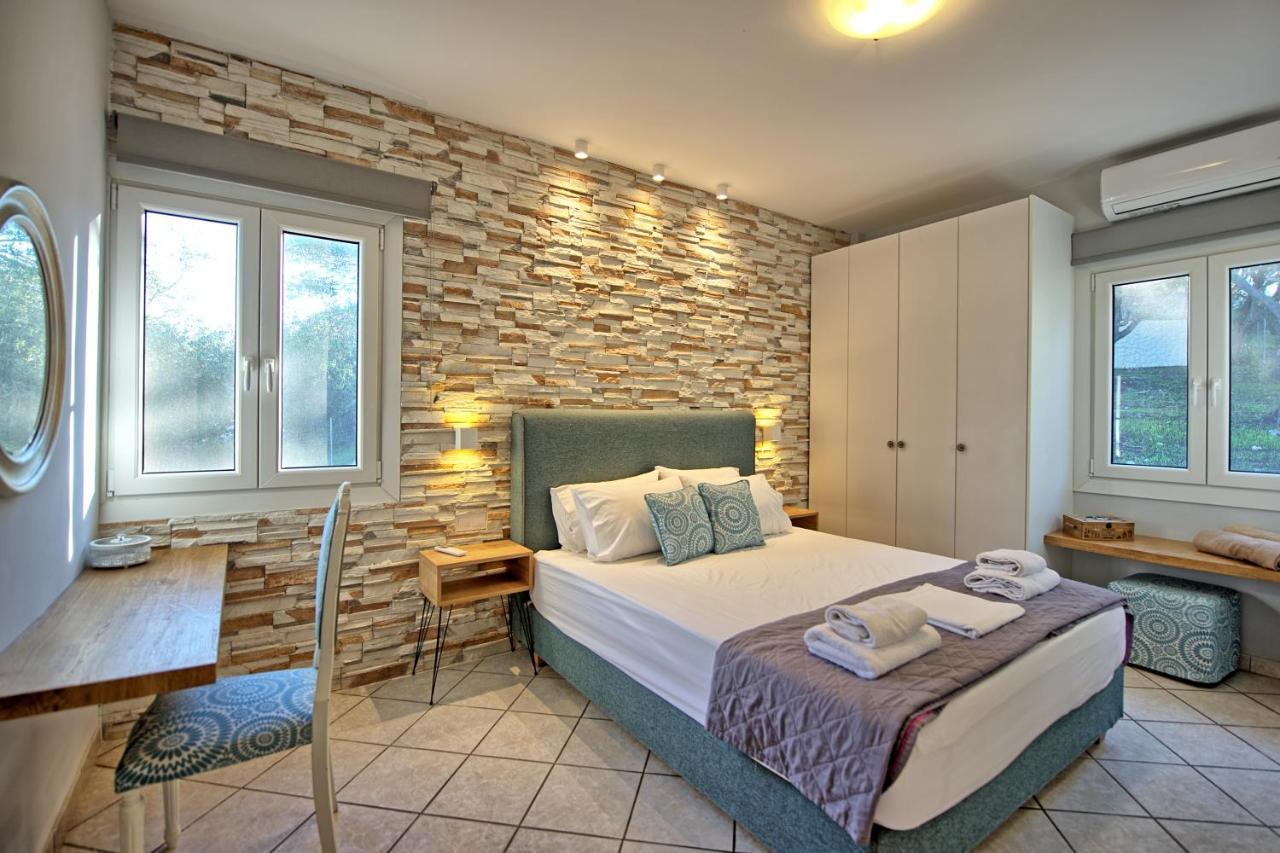 Beachfront Villa Seasun By Posarellivillas Agios Spyridon  Екстериор снимка