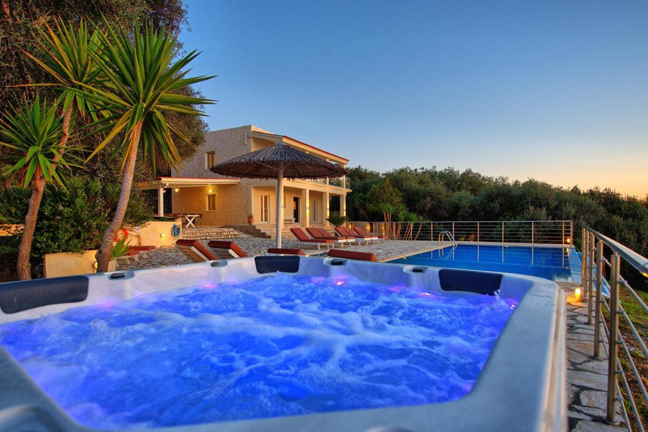Beachfront Villa Seasun By Posarellivillas Agios Spyridon  Екстериор снимка
