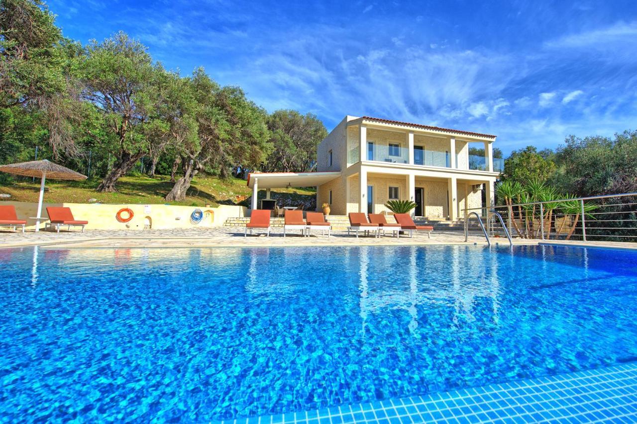 Beachfront Villa Seasun By Posarellivillas Agios Spyridon  Екстериор снимка