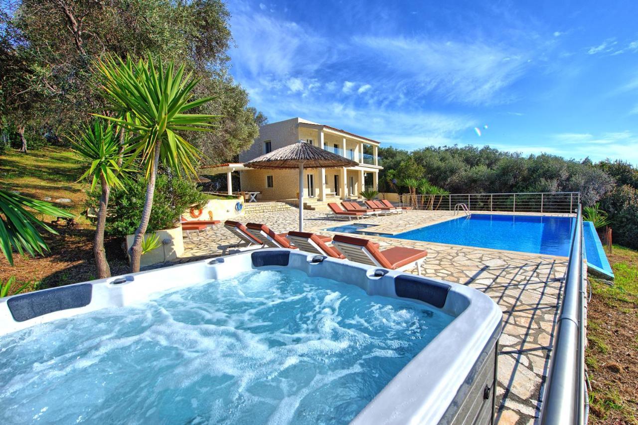 Beachfront Villa Seasun By Posarellivillas Agios Spyridon  Екстериор снимка