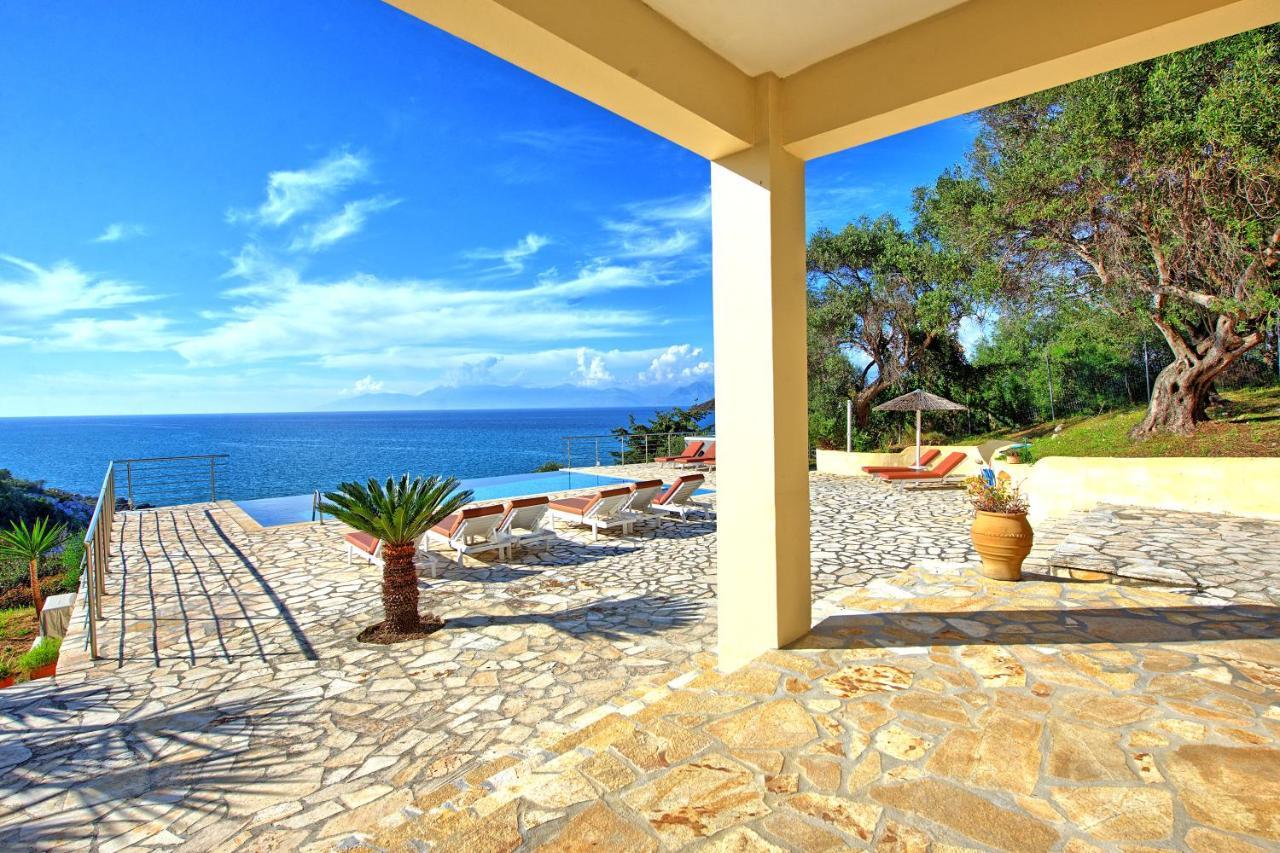 Beachfront Villa Seasun By Posarellivillas Agios Spyridon  Екстериор снимка